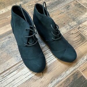 New Dream Pairs black lace up booties sz 7.5